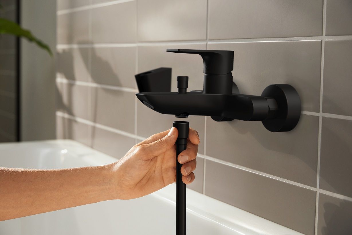 Hansgrohe Rebris E Nástenná vaňová batéria, čierna matná 72450670 - galéria #1