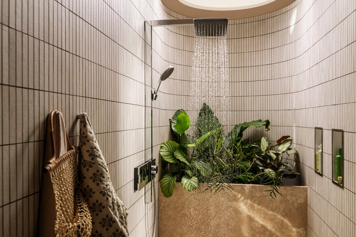 Hansgrohe Raindance Alive Q Sprchový systém s termostatickou batériou, kartáčovaný bronz 24590140 - galéria #6