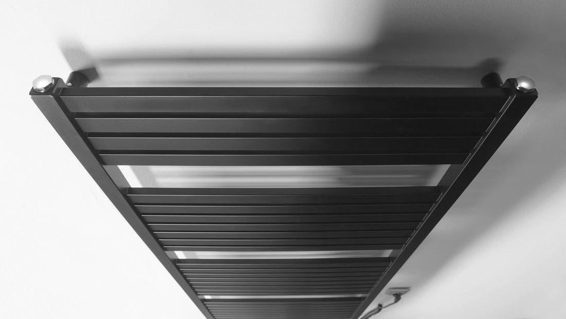 Aqualine DE446T Elektrické vykurovacie teleso rovné 45x169 cm, 600 W, čierne matné - galéria #1