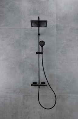 Hansgrohe Sprchový systém Vernis Shape Showerpipe 240 s termostatom, matná čierna 26427670 - galéria #2