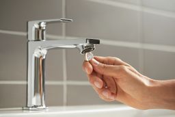 Hansgrohe Rebris E Umývadlová batéria so syntetickým výtokom, chróm 72557000 - galéria #2